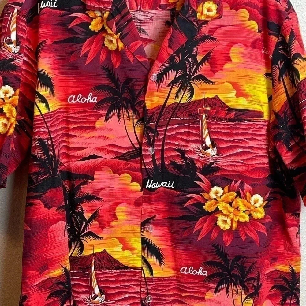VINTAGE Hawaiian Button Up Shirt. Made in Hawaii.‎ 
Size: XL - Picture 2 of 9